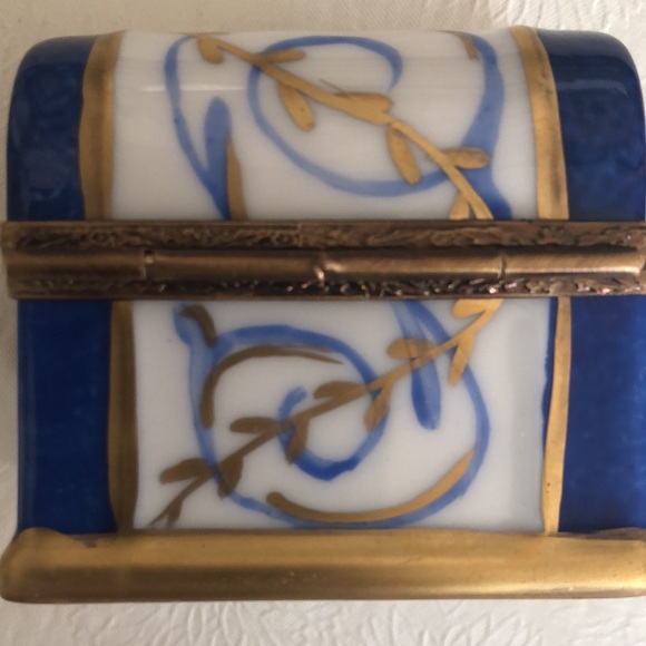 Limoges, Paint Main, Mini Three Bottle Perfume Box, - Picture 7 of 15